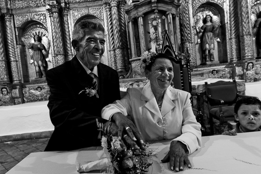 Two Colombian seniors got married in the Church of Villa de Leyva, Colombia.
